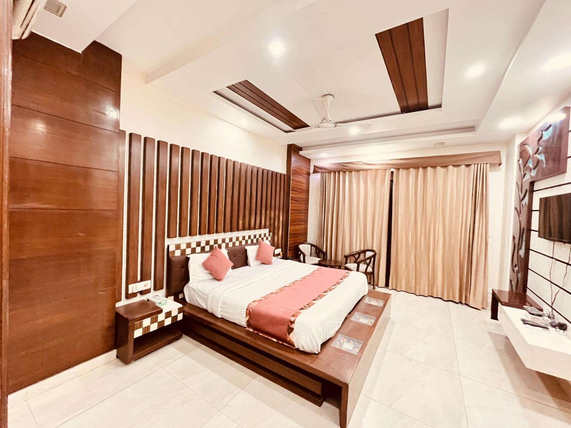 South Inn - Green Park Near Hauz Khas South Delhi Нью-Дели Экстерьер фото