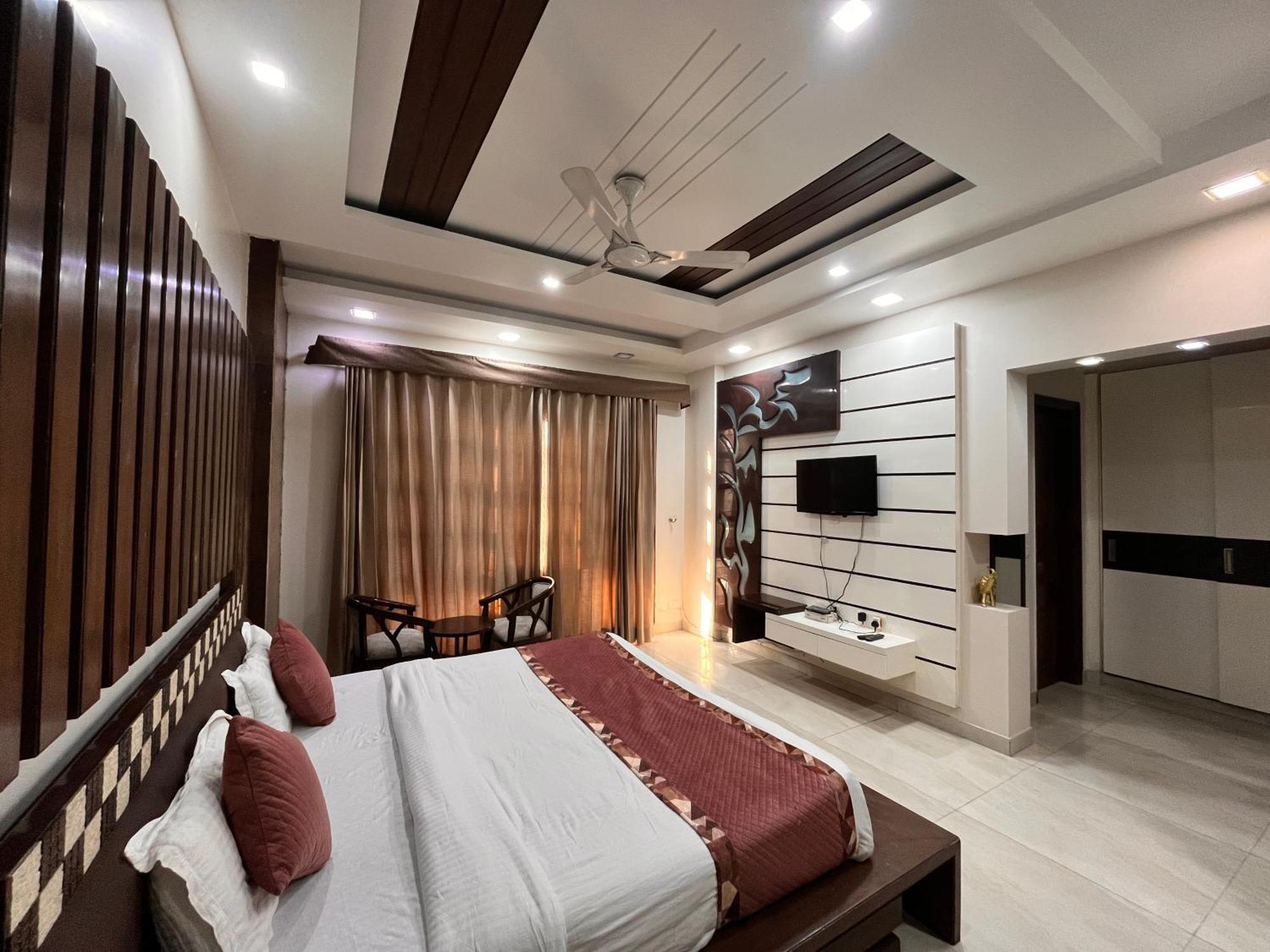 South Inn - Green Park Near Hauz Khas South Delhi Нью-Дели Экстерьер фото